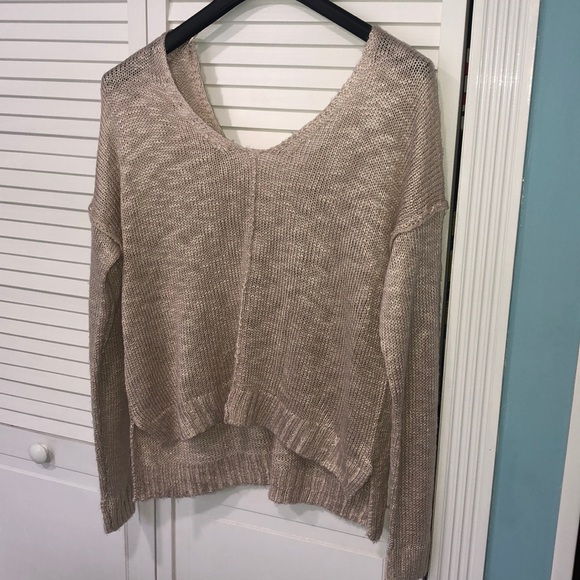 Oatmeal color sweater - Picture 1 of 2